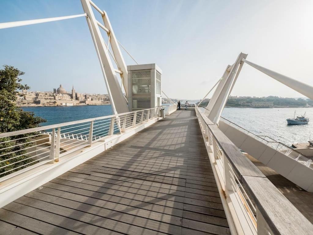 Marvellous Apartment With Valletta And Harbour Views Sliema Eksteriør bilde